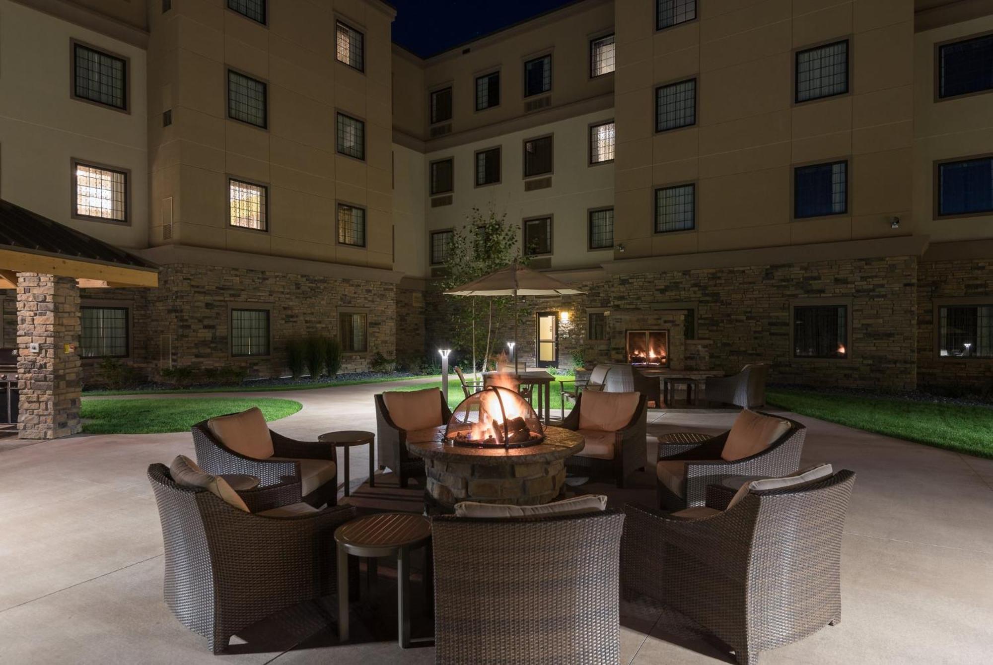 Staybridge Suites Eau Claire - Altoona By Ihg Esterno foto